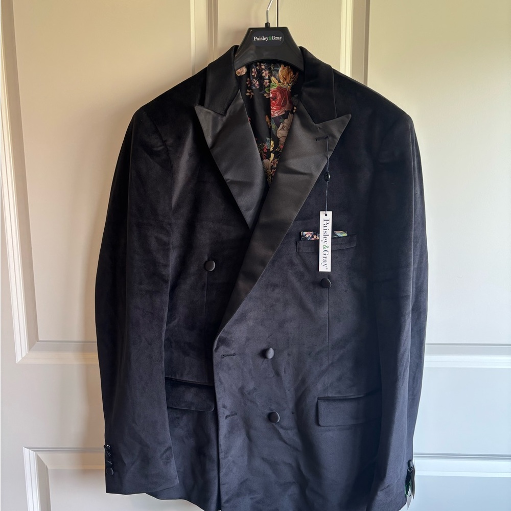 Paisley & Gray Elegant Black Tuxedo Jacket